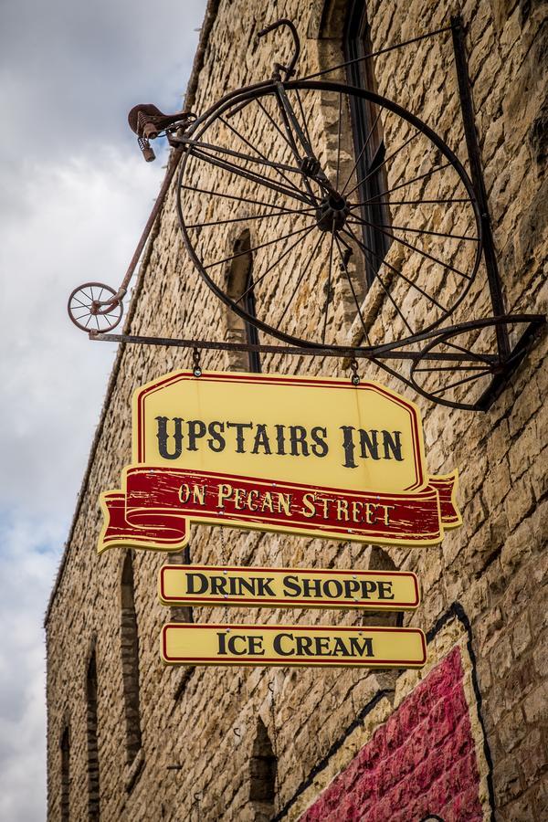 Upstairs Inn Hico Exterior photo